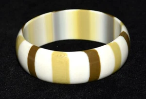 Rare Vintage 1960s Beige Brown Cream Striped Lucite Bangle Bracelet Size 8 - Picture 1 of 6