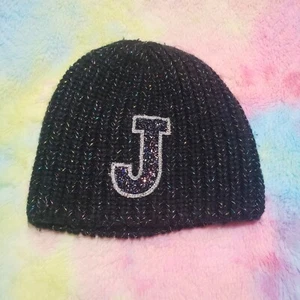 Justice Letter J Winter Hat Beanie Black Colorful Girls Youth One Size - Picture 1 of 8