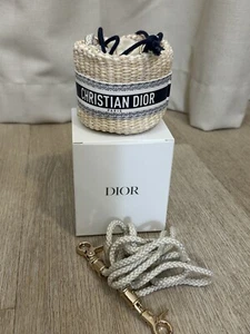 Auténtico DIOR BEAUTY Novedad Cesta Micro Bolso Nuevo en Caja Paja Pequeño Maquillaje - Imagen 1 de 9