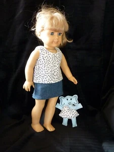 Trendiger blauer Jeansrock mit geblümter Bluse für 18" Puppe - Bild 1 von 2