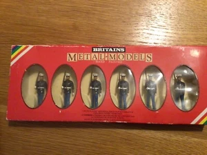Britain' Metal Models Hand Painted 7302 US Marines 1x Sergeant 5x Marching 1986 - Picture 1 of 8