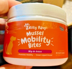 Zesty Paws Mussel Mobility Bites - HIP & JOINT - 90 Chicken Soft Chews - NEW! - Picture 1 of 3