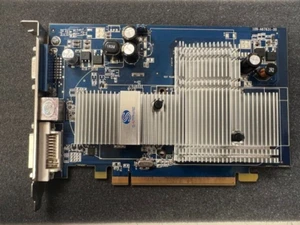 PCI-E express card Sapphire 109-A67631-00 X1550 512M DDR2 188-0KC84-0H6SA DVI TV - Picture 1 of 3