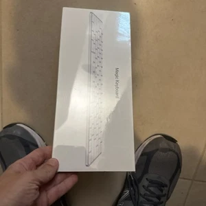 Apple Magic Keyboard - Silver - For Bluetooth Mac's - A2450 - MK2A3LL/A - Picture 1 of 4