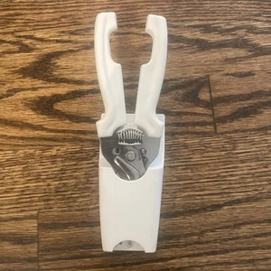Pampered Chef Kitchen Shears Scissors Wall Mount Holder White - Picture 1 of 3