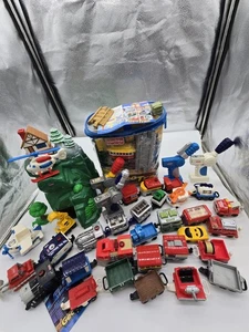 Huge Geo Trax Lot 5 Remotes 100s Pieces Train Cars Buildings Tracks Accessories - Picture 1 of 21