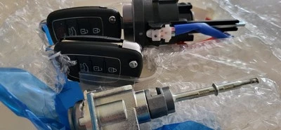 GENUINE OEM Hyundai Key & Cylinder Set - Lock 81905D3080 Tucson 2015-2021 - Image 1 of 4