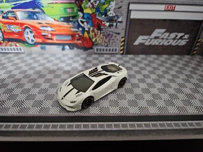Hot Wheels Lamborghini Huracan перламутровый белый Forza Deco комбинированный почтовый как новый  - Изображение 1 из 4