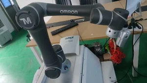 Omron ||Adept TM5M Robot(Excluding the car) - Picture 1 of 2