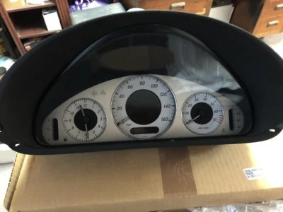 2007 Mercedes-Benz CLK350 CLK550 CLK63 SPEEDOMETER CLUSTER A2095404247 - Image 1 of 4