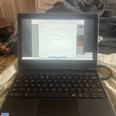 lenovo 500e chromebook gen 3,  used but in great condition. Charger included - Image 1 of 4