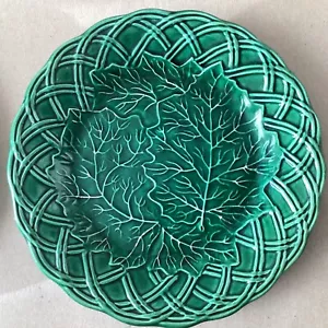 Antico piatto foglia di vite in maiolica verde '19° - Foto 1 di 7
