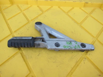 1984 Honda V30 Magna VF500 VF 500 OEM TRASEIRO PASSAGEIRO PÉ PEG - Imagem 1 de 4