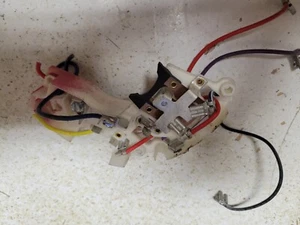 D-74258 Used switch, salvaged from damaged motors. - Picture 1 of 1