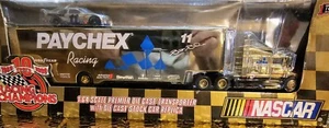 1999 Racing Champions NASCAR Gold Series #11 Brett Bodine 1:64 Transporter w/Car - Picture 1 of 6