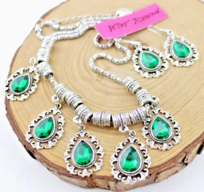 Juego de pendientes collar jardín lágrima cristal Betsey Johnson bolsas de regalo gratis Foto 1 de 4