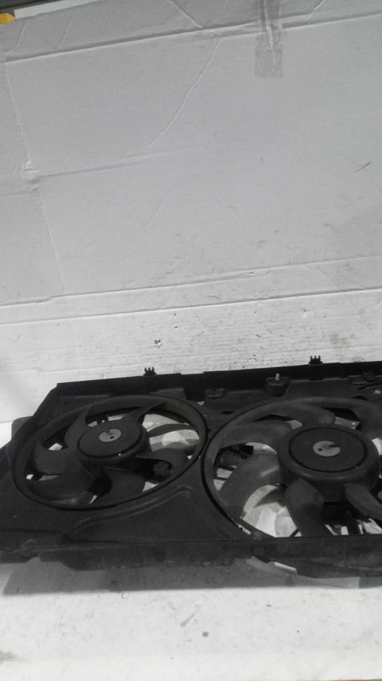 2014 Lincoln MKS Engine Cooling Fan Motor OEM Black 142K Miles DG138C607CA - Image 1 of 4