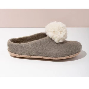 Mulxiply Pom Pom Felt Wool Slippers - Light Grey + White Size 7-8 - Picture 1 of 5