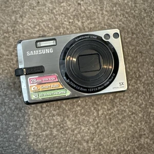 Samsung IT100 12.2MP 5x Optical Zoom Digital Camera - Picture 1 of 21