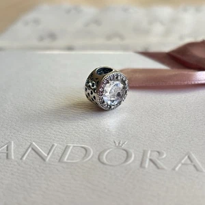 Pandora - Kristall Herzen CZ Pave Moments Charm - Bild 1 von 6