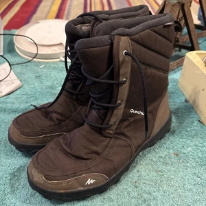 QUECHUA UK 8.5 Men’s Mid Hiking Boots Waterproof Excellent Condition - Picture 1 of 2
