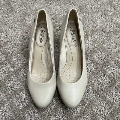 Женские серо-бежевые туфли-лодочки на каблуках Life Stride Parigi размер 8,5 W - Изображение 1 из 4