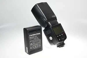 Neewer Speedlite TT850 Shoe Mount Flash W/Charger (Battery not included) #G062 - Picture 1 of 6