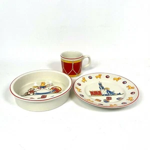 Tiffany & Co Niño Plato Taza Tazón Batería Juego de 3 Piezas Juguetes Tiffany Bebé Ducha Regalo - Imagen 1 de 3