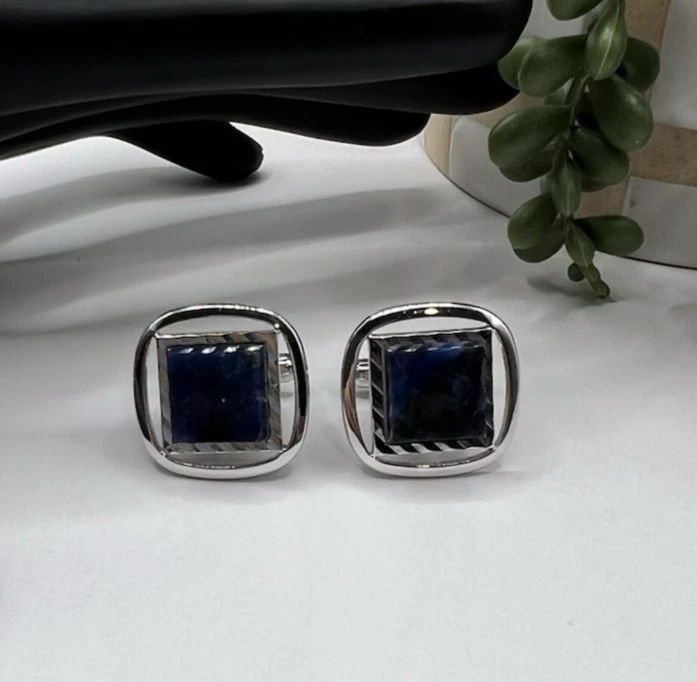 Gemelos grabados vintage de lapislázuli piedra azul oscuro y tono plateado Foto 1 de 4