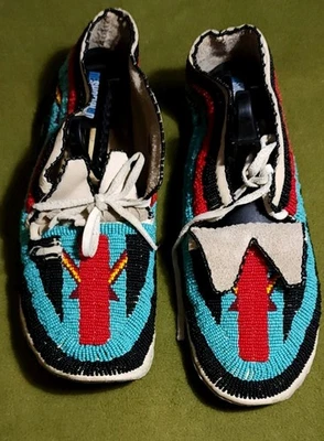 Mocasines navajos vintage con cuentas nativos americanos de los años 40-50 Foto 1 de 4