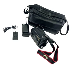 JVC VHS VHSC videocamera videocamera batteria adattatore alimentazione AC cinghia custodia in ottime condizioni - Foto 1 di 15