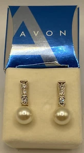 Avon Pearlesque And Rhinestone Pierced Earrings Fashion Jewelry 2005 NEW - Picture 1 of 5