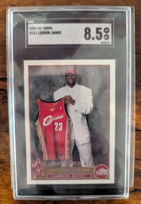 LeBron James 2003-04 Topps Rookie Card (RC) #221 Cavilers classificação SGC 8,5 QUASE PERFEITO-MT+ - Imagem 1 de 2