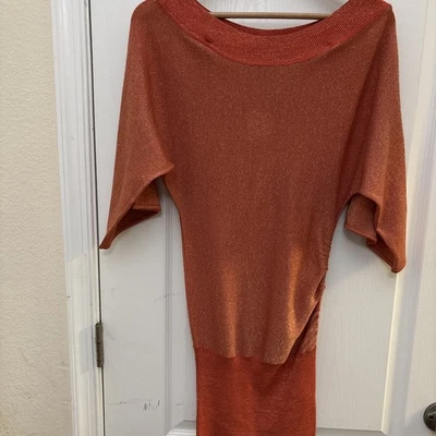 Vestido Suéter Bebe Fuera del Hombro Cadena Lateral Crujido Talla XS Amapola Dorado Metálico Nuevo con Etiquetas Foto 1 de 4