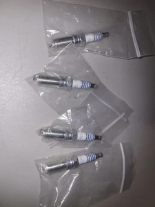 4 Ford Performance Spark Plug One Heat Range Colder Mustang 5.0L 2011-2023/... - Foto 1 di 3