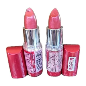 2x  MAYBELLINE MOISTURE EXTREME LIPSTICK Ruby Luster E200 IMPERFECT 200 - Picture 1 of 4
