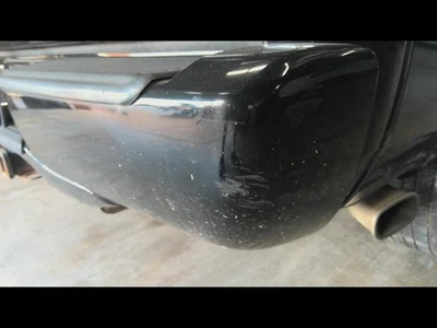 Used Rear Bumper Assembly Rear fits: 1999 Cadillac Escalade Denali Rear Grade C Foto 1 de 4