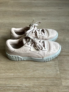 Women's Puma Cali Emboss Platform Trainers Pink Size UK6.5 - Picture 1 of 8