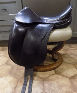 Luc Childeric 17.5 Dressage Saddle - Picture 1 of 9