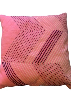 Almohada y funda Pottery Barn Archdale bordada rosa 20x20 algodón beige rosa 2 piezas Foto 1 de 4