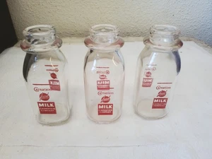 3 Half Pint Glass Milk Bottles Carnation Fresh Milk Dairy Decor - Bild 1 von 13