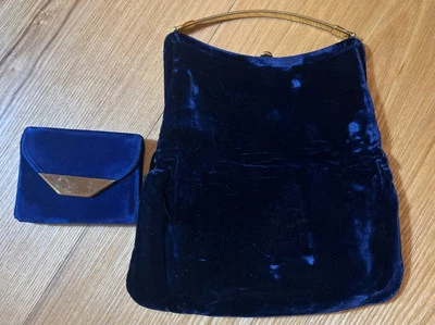 Monedero vintage Mel-Ton terciopelo azul liso con asa dorada más monedero Foto 1 de 4