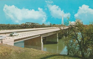 OH-Ohio, The Maumee River Bridge On Ohio's Turnpike, Souvenir Vintage Postcard - Picture 1 of 2