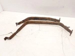 Mazda Tribute EP 2.3i 110kW Benzin 2005 Kraftstofftank Halterung Streifensatz - Picture 1 of 8