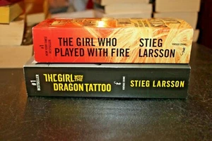 Lot 2 Stieg Larsson The Girl Who Played with Fire The Girl with Dragon Tattoo - Picture 1 of 2