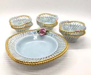 Antiguo Juego de 7 Tazones de Plato de Porcelana Fina Mini Cesta Tejido Trabajo Abierto Azul Dorado - Imagen 1 de 12