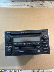 *bad cd*  2001-2002 TOYOTA 4RUNNER AM/FM RADIO 6-DISC CD 86120-0C040 OEM - Bild 1 von 8