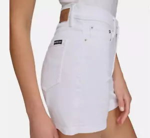 NWT Calvin Klein Jeans Ladies' 5-Pocket Denim Short White Size 12 - Picture 1 of 3
