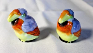 Vintage Hand Painted Bird Salt and Pepper Shakers Mini Ceramic - Picture 1 of 6