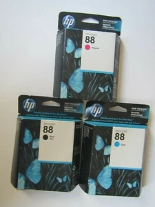 New/Sealed Lot 3 HP 88 office jet Ink Cartridges Black Cyan Magenta Genuine - Foto 1 di 5